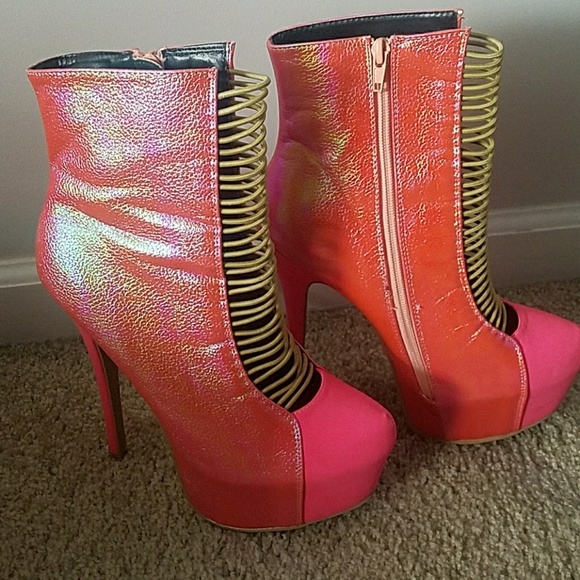 Pumps - Picture 2 of 3